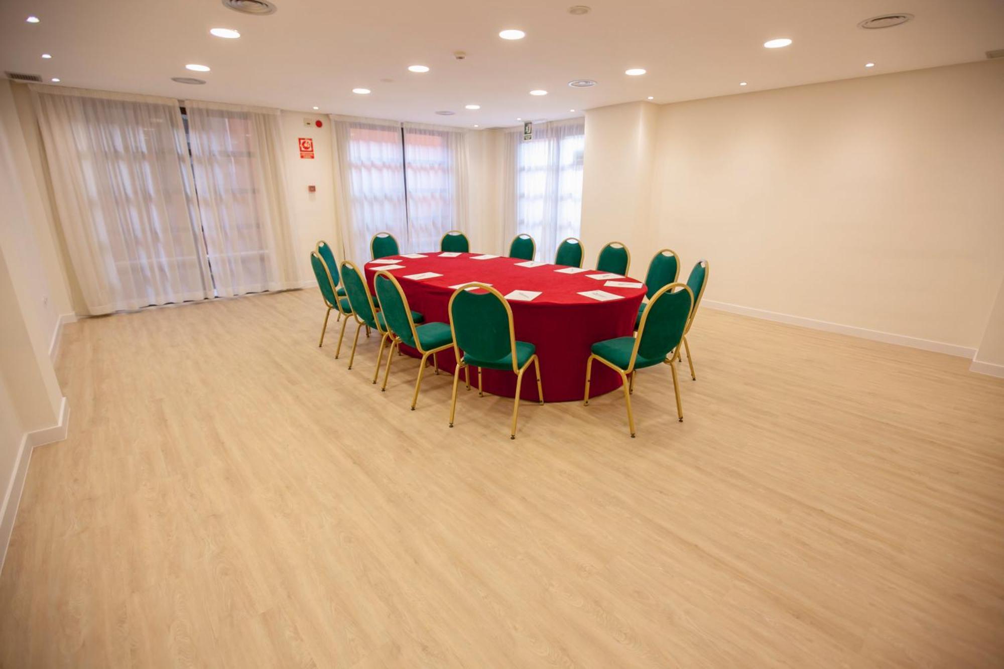 Holiday Inn Express Ciudad De Las Ciencias By Ihg Valencia Eksteriør billede